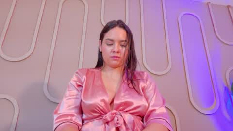 Mia  online show from August 15, 4:00 pm