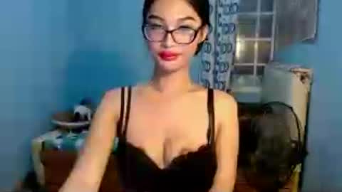missminervaa online show from July 12, 6:25 pm