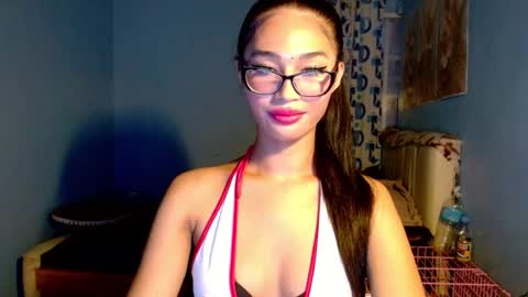 missminervaa online show from July 24, 11:13 am