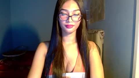 missminervaa online show from August 3, 3:41 pm