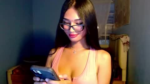 missminervaa online show from August 13, 8:23 pm
