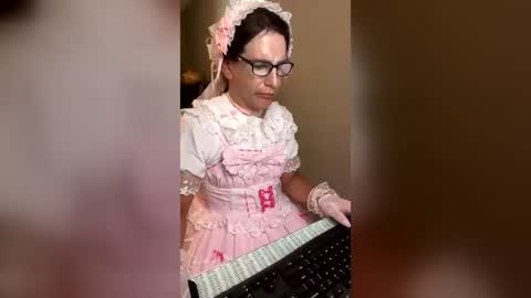 Nicole Smith online show from July 26, 3:39 pm