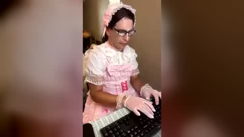 Nicole Smith online show from July 26, 4:45 pm
