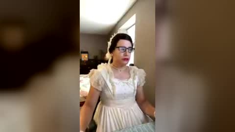 Nicole Smith online show from August 1, 9:10 pm