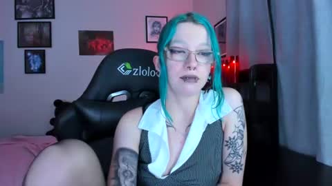 Mistress Nikki Vill online show from August 18, 3:34 am