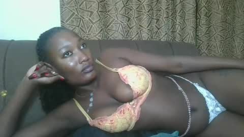 pretty gal online show from August 4, 6:27 pm