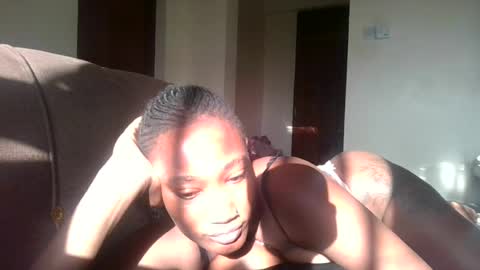 pretty gal online show from August 11, 1:46 pm