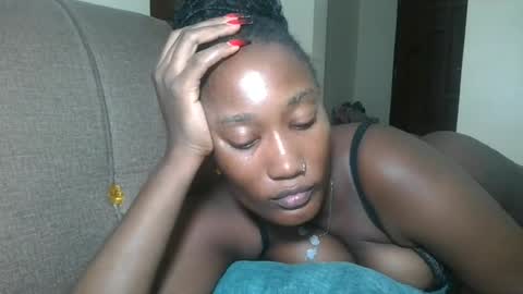 pretty gal online show from August 11, 9:39 pm