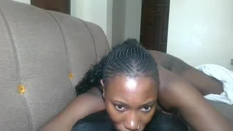 pretty gal online show from August 12, 1:19 am