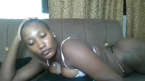 pretty gal online show from August 14, 9:29 pm