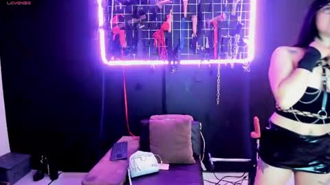 misstressemmaandlilith online show from August 14, 1:26 pm