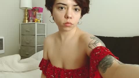 the girl with the calico pussy online show from June 14, 5:32 pm