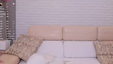 missxcaprice online show from August 12, 4:04 am