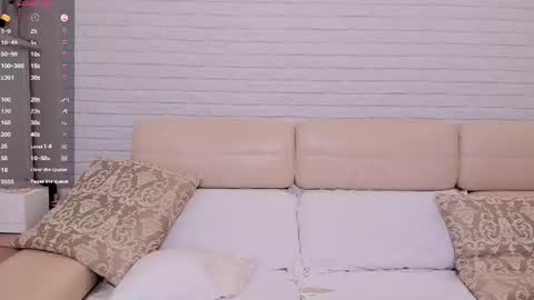 missxcaprice online show from August 15, 5:44 am