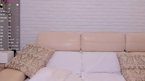 missxcaprice online show from August 15, 10:41 am