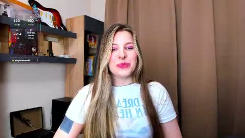 Anya online show from August 3, 9:11 pm
