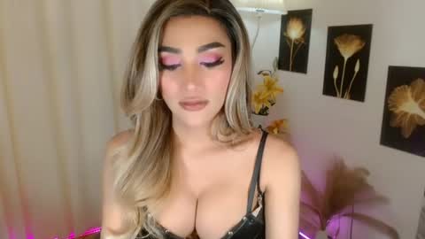 MISS YSABELLE online show from June 17, 7:07 am