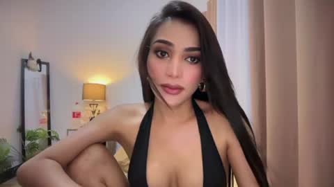 MISS YSABELLE online show from July 6, 9:12 am