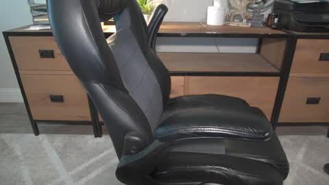 MISTER DILF  online show from July 24, 7:17 pm