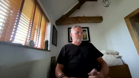 Misterblivs online show from April 2, 5:43 pm