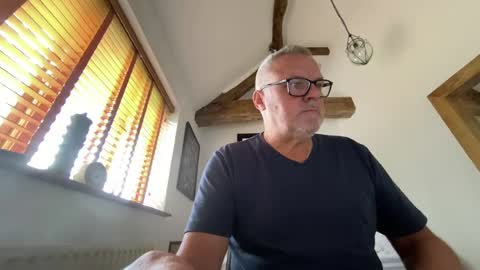 Misterblivs online show from September 6, 9:37 am