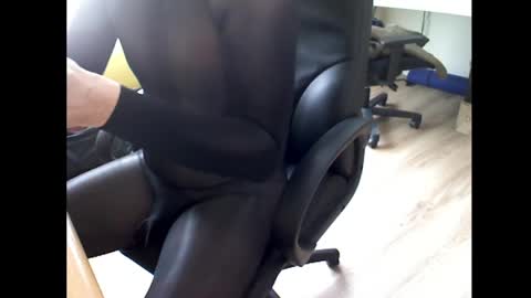 misterbobbyxx online show from May 12, 10:15 am