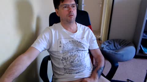 mistercoeur1 online show from June 13, 9:39 am