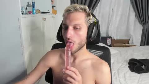 Alex online show from August 11, 11:12 am