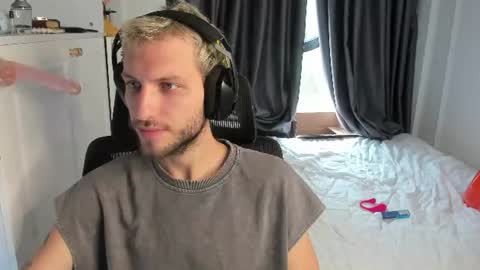Alex online show from August 16, 8:18 am