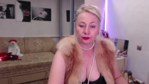 mistress_milfa online show from July 26, 6:24 pm