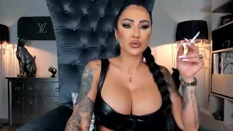 mistresskennya online show from August 15, 4:38 am