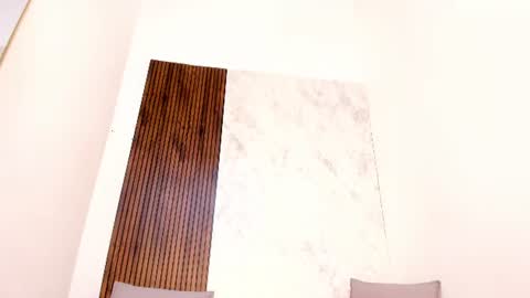 mistt_miaa online show from August 7, 9:26 pm