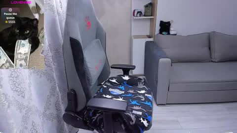 misty_dark online show from August 13, 8:23 pm