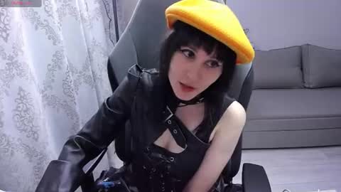 misty_dark online show from August 13, 9:29 pm