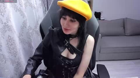 misty_dark online show from August 13, 11:41 pm