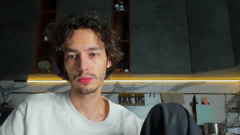 MitchelKurse online show from August 6, 11:26 pm