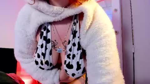 Mia online show from August 15, 2:10 pm