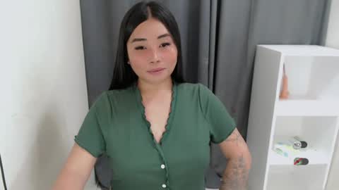 YHANA online show from August 6, 12:59 pm