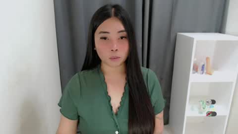 YHANA online show from August 15, 5:17 pm