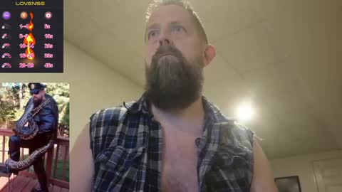 SMOKINsnakeEYEZ online show from April 16, 1:24 am