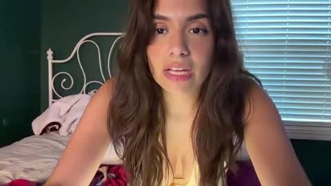 Mia online show from July 30, 9:54 pm