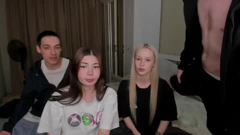 alice and ray online show from April 18, 9:46 pm