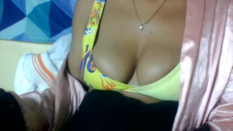 mmyriame online show from August 11, 4:09 pm