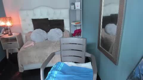  Moana Moon online show from August 13, 8:01 pm