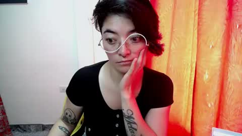 Sam online show from August 4, 3:31 pm