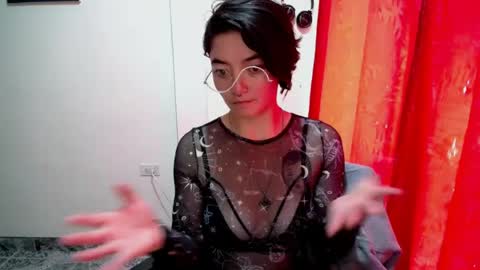 Sam online show from August 11, 8:22 pm