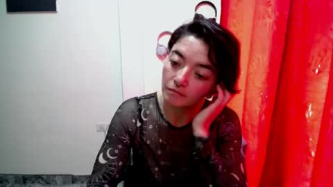 Sam online show from August 11, 9:39 pm