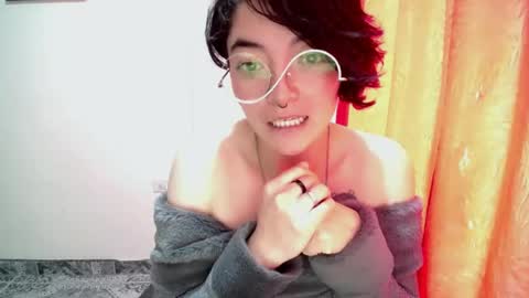 Sam online show from August 12, 3:03 pm