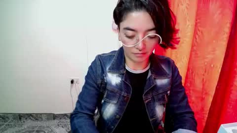Sam online show from August 14, 1:59 pm