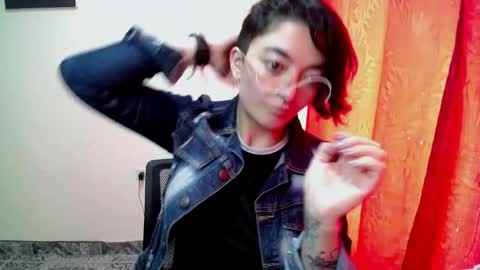 Sam online show from August 14, 4:10 pm
